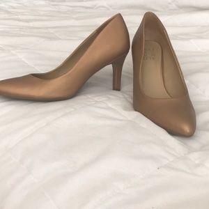 Bronze naturalizer pumps size 8